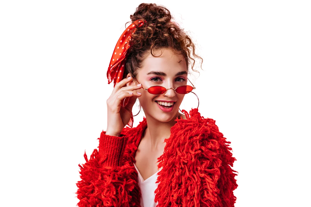 background removal service,Image Masking Image of Model with a transparent background, demonstrating the precise results of professional image masking.